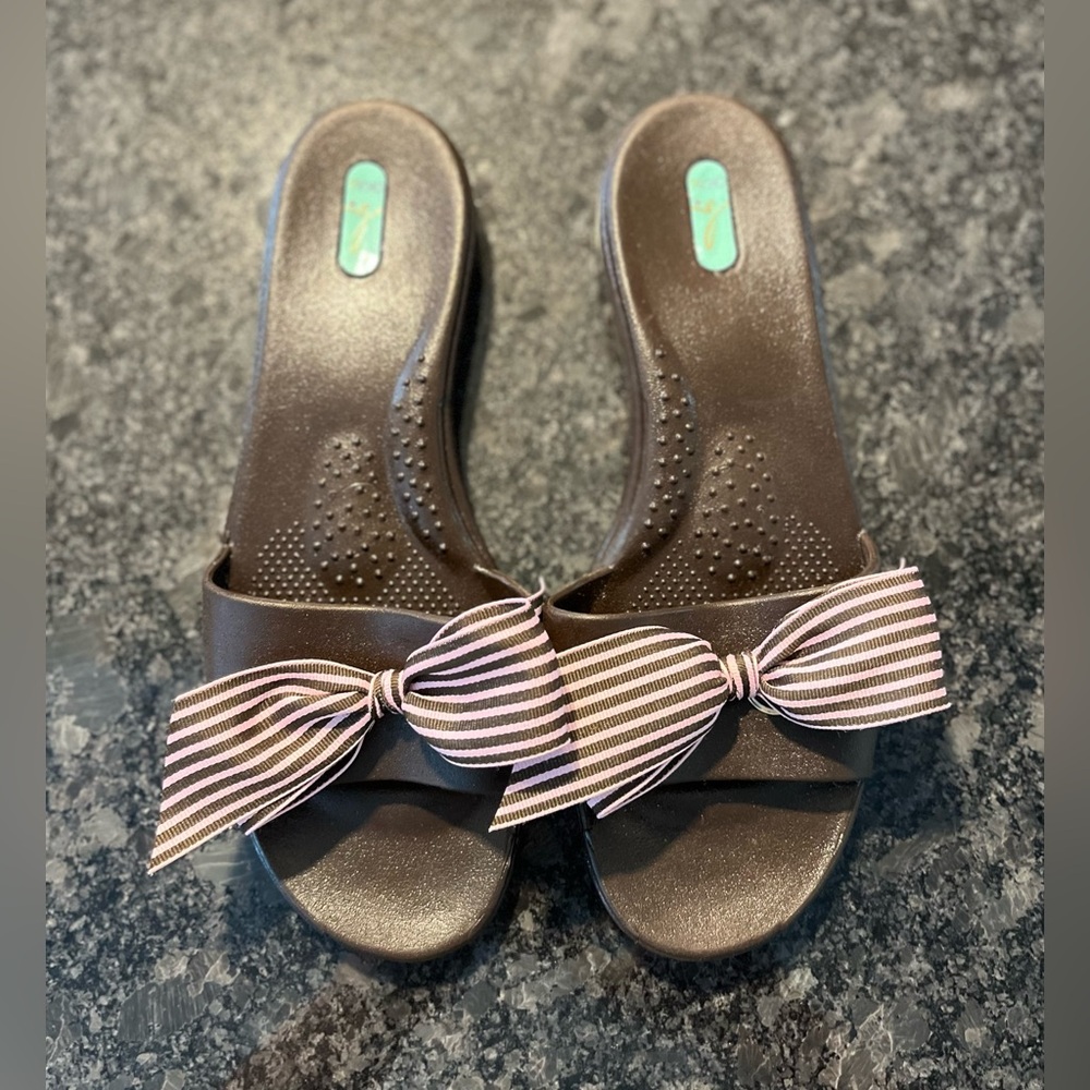 Okabashi Brown Slide Sandals with Bow Accent Size Large